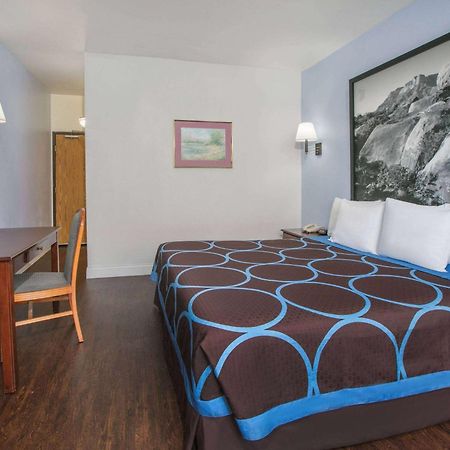 Super 8 By Wyndham Garland North Dallas Area מראה חיצוני תמונה