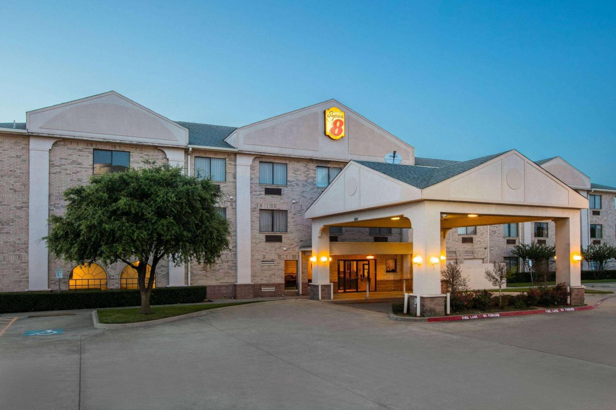 Super 8 By Wyndham Garland North Dallas Area מראה חיצוני תמונה
