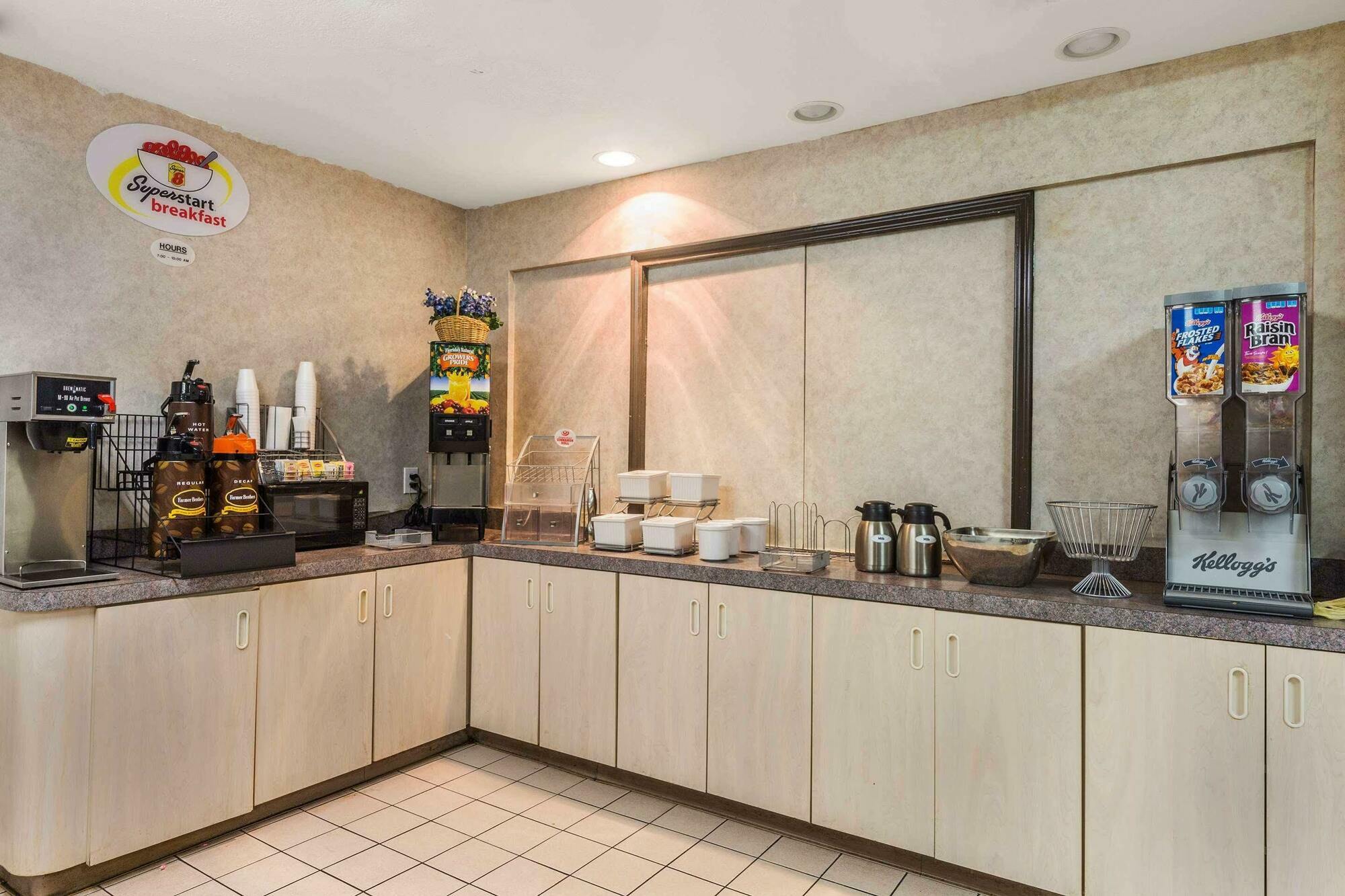 Super 8 By Wyndham Garland North Dallas Area מראה חיצוני תמונה