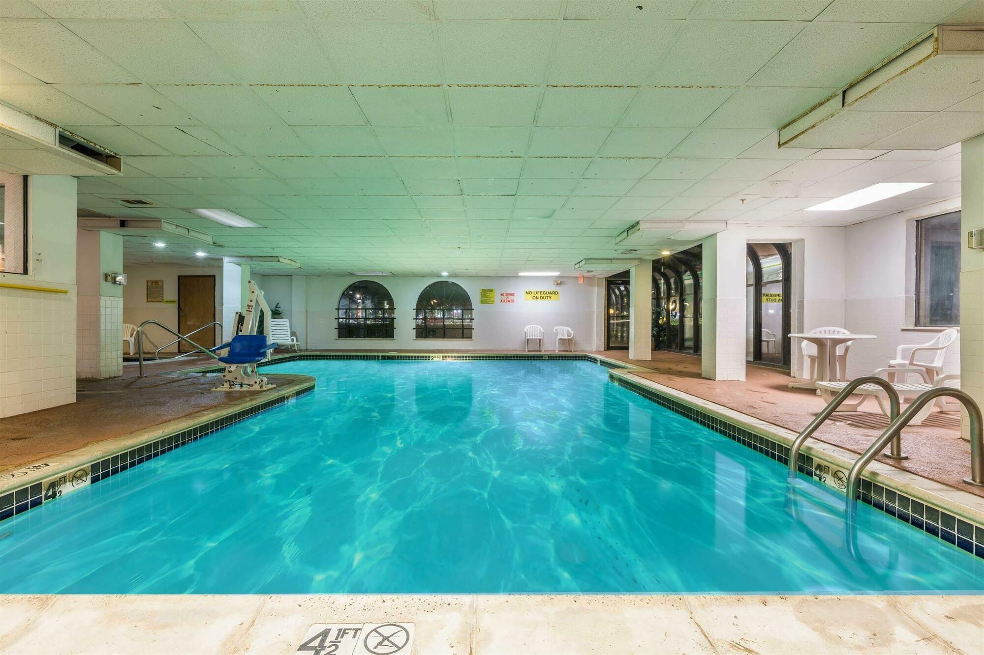 Super 8 By Wyndham Garland North Dallas Area מראה חיצוני תמונה